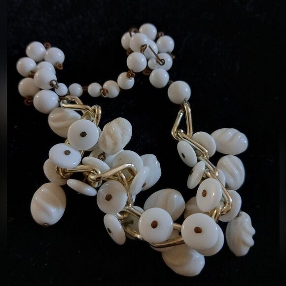 Western Germany Vintage Milk Glass Necklace/Chocker - Picture 6 of 8